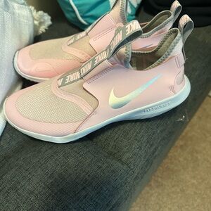 Nike Flex Runner Pink Sneakers